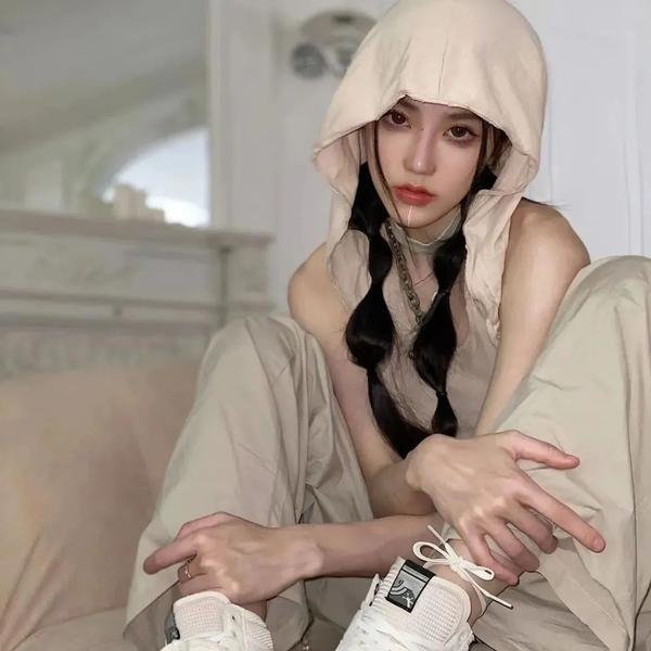 红色尾翼